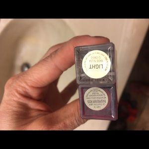 artistry Makeup - Artistry lipstick and eye correcting with light artistry Makeup - Artistry lipstick and eye correcting with light